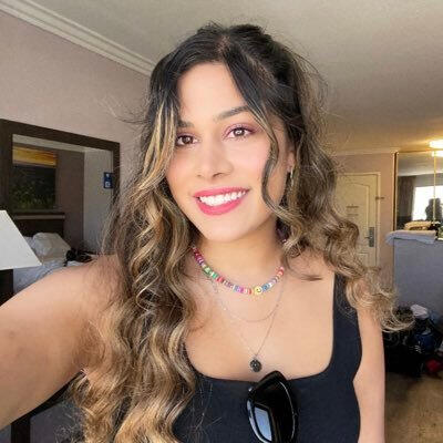 Jaiya Gill A portrait of Jaiya Gill - she currently does marketing at Carry and runs a newsletter called Girlsplains that covers everything at the intersection of startups, tech, money & pop-culture.